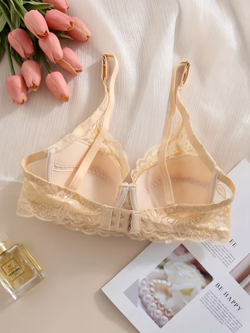 Full-Coverage Floral Lace Bra – Wire-Free Comfort Fit