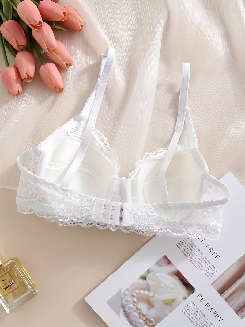 Full-Coverage Floral Lace Bra – Wire-Free Comfort Fit