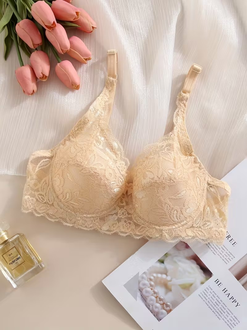 Full-Coverage Floral Lace Bra – Wire-Free Comfort Fit