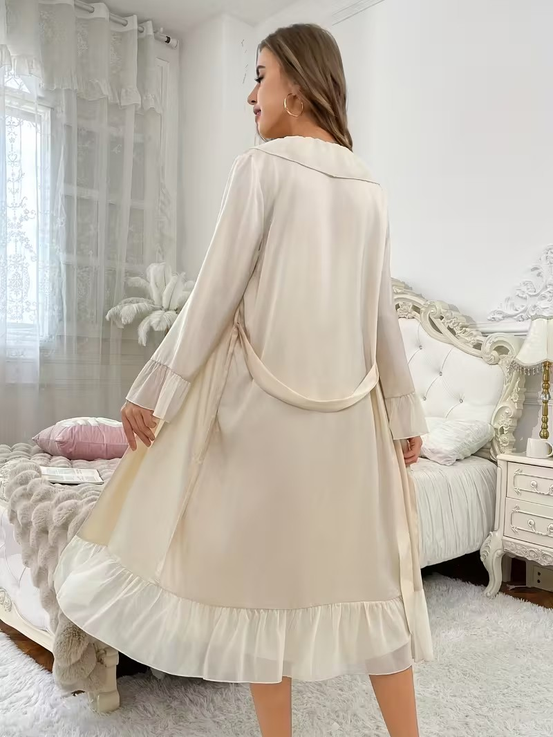 Elegant Lace-Trimmed Satin Nightgown & Robe Set - Champagne